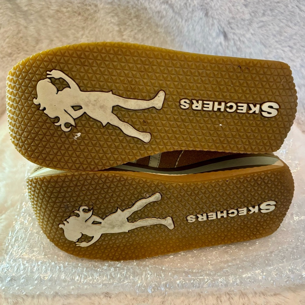 Sketchers Sneakers - Picture 6 of 6